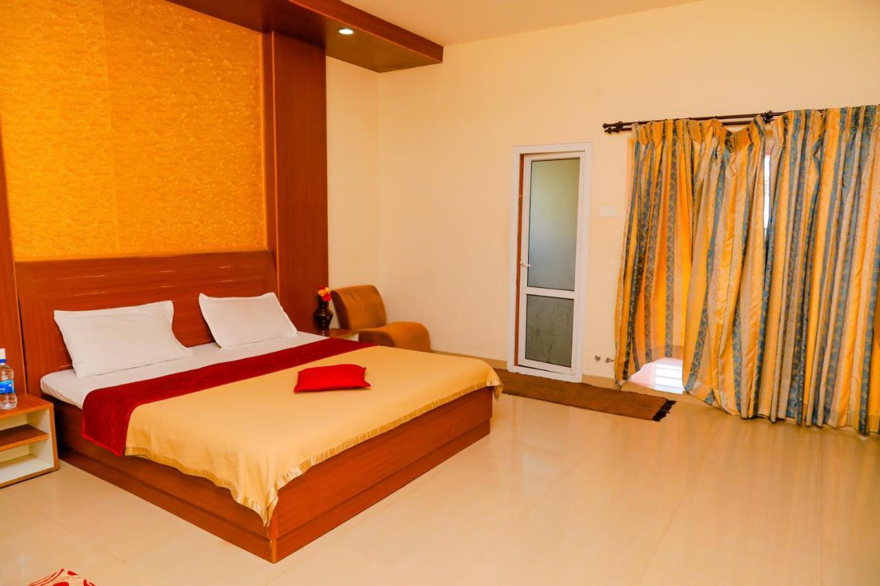 Hotel Jk Grand Yercaud Extérieur photo