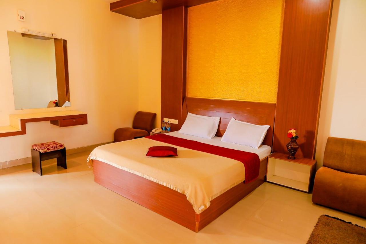 Hotel Jk Grand Yercaud Extérieur photo